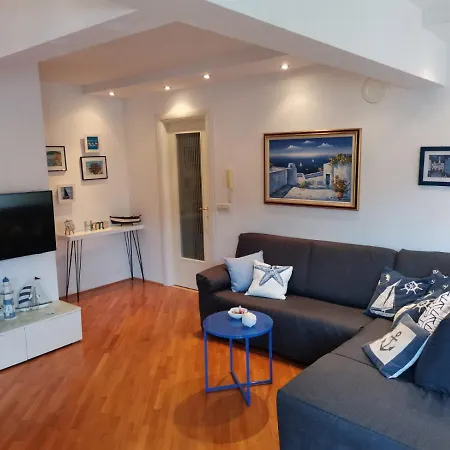 With Jungle Bathroom ドゥブロブニク