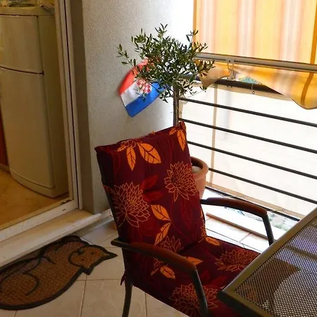 With Jungle Bathroom *