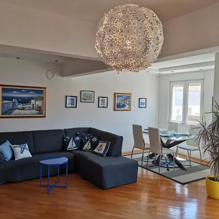 With Jungle Bathroom Daire