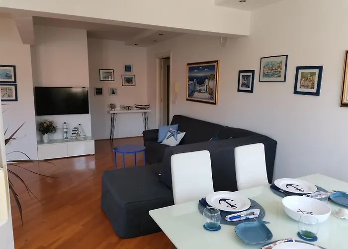 Apartament With Jungle Bathroom