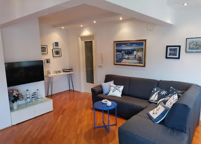 With Jungle Bathroom Ragusa