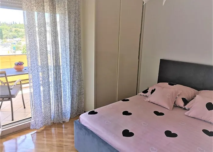 With Jungle Bathroom Ragusa