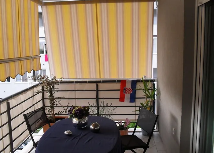 With Jungle Bathroom Ragusa