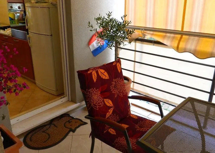 With Jungle Bathroom *