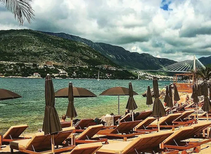 Appartamento With Jungle Bathroom Ragusa