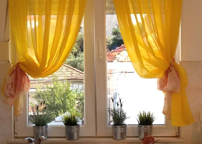 With Jungle Bathroom * Ragusa