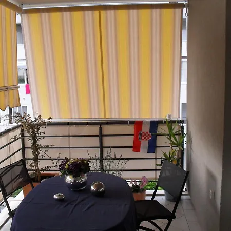 With Jungle Bathroom Dubrovnik