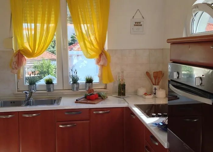 With Jungle Bathroom